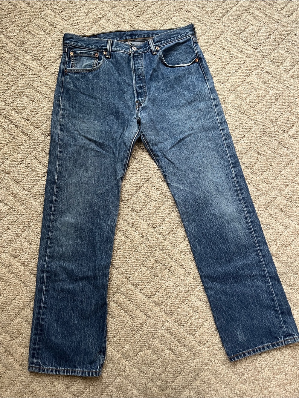 Levi's Straight-Leg Women's Jeans in Faded Blue Denim